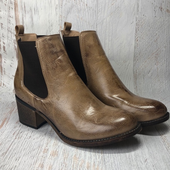 maurices chelsea boot